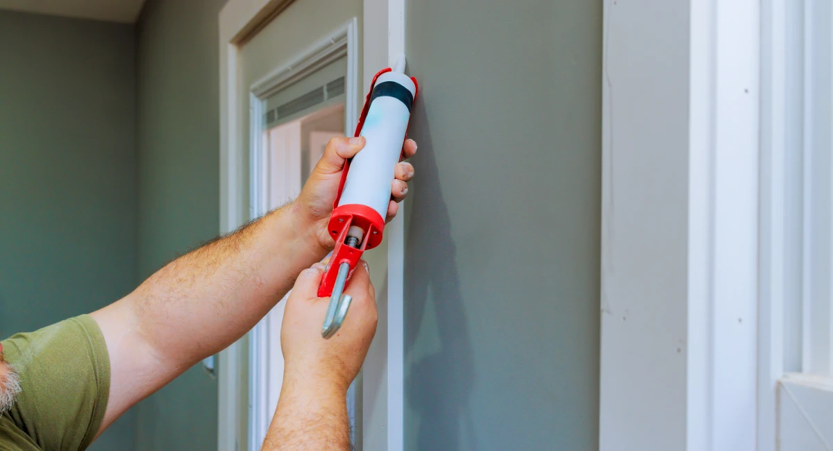 Caulk gun